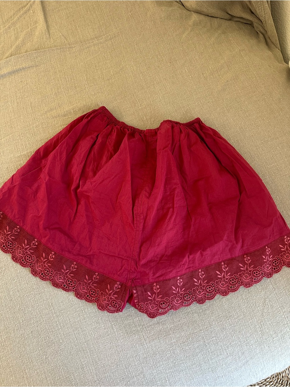 Laneway Antique Short in Cherry size:
ML - Picture 4 of 4